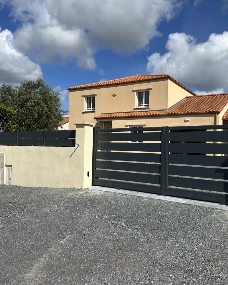 Réalisation portails, Lamy Pascal, menuisier à Château-Thébaud.