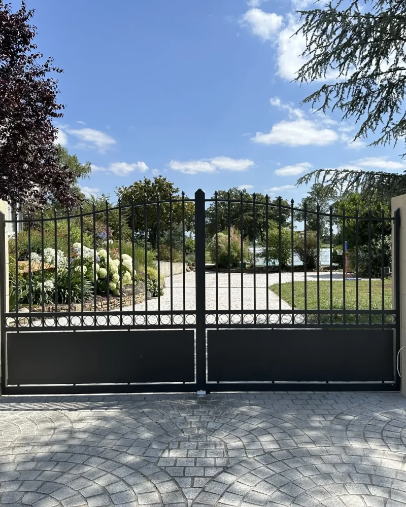 Réalisation portails, Lamy Pascal, menuisier à Château-Thébaud.