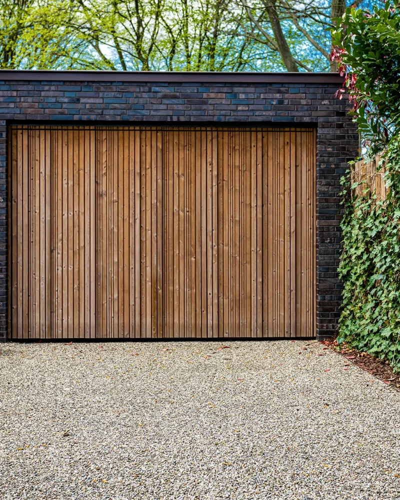 Réalisation porte de garage, Lamy Pascal, menuisier à Château-Thébaud.